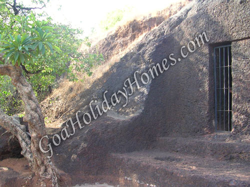 Arvalem Caves in Goa